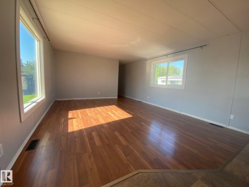 #042-4819 51 Avenue, Millet, AB - Indoor Photo Showing Other Room