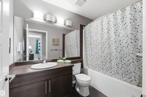 5315 Crabapple Loop Sw, Edmonton, AB - Indoor Photo Showing Bathroom