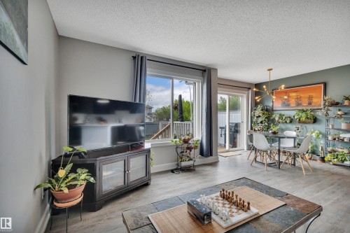 5101 Soleil Boulevard, Beaumont, AB - Indoor Photo Showing Living Room