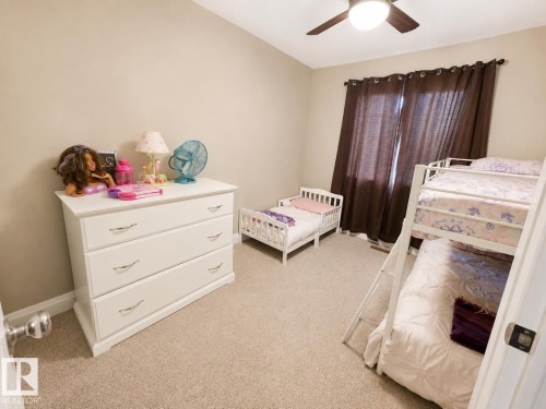2518 22 Avenue Northwest, Edmonton, AB - Indoor Photo Showing Bedroom