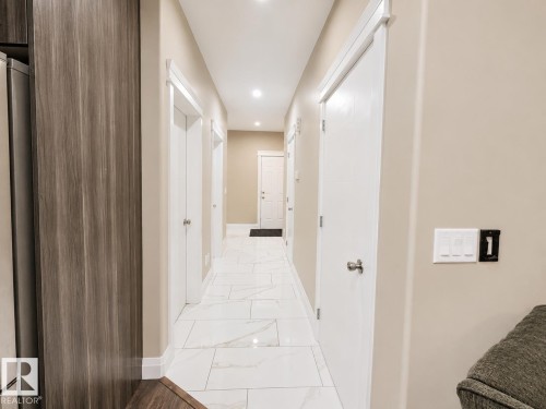 2518 22 Avenue Northwest, Edmonton, AB - Indoor Photo Showing Other Room