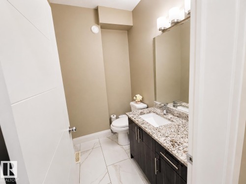 2518 22 Avenue Northwest, Edmonton, AB - Indoor Photo Showing Bathroom