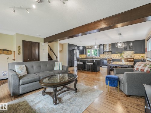 9525 87 Street, Fort Saskatchewan, AB - Indoor Photo Showing Living Room