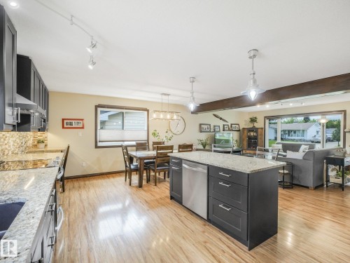 9525 87 Street, Fort Saskatchewan, AB - Indoor Photo Showing Kitchen