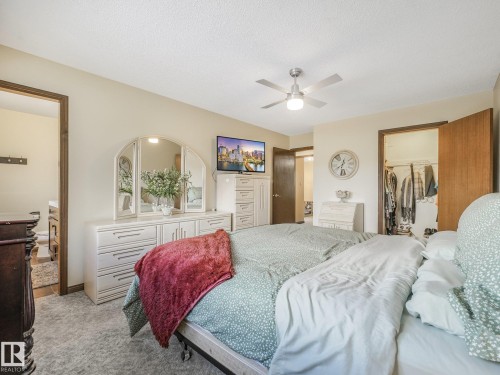 9525 87 Street, Fort Saskatchewan, AB - Indoor Photo Showing Bedroom