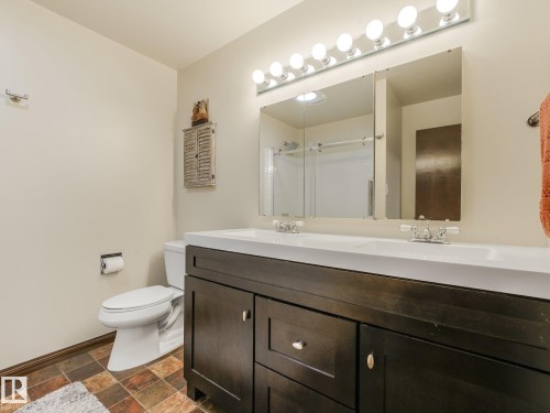 9525 87 Street, Fort Saskatchewan, AB - Indoor Photo Showing Bathroom