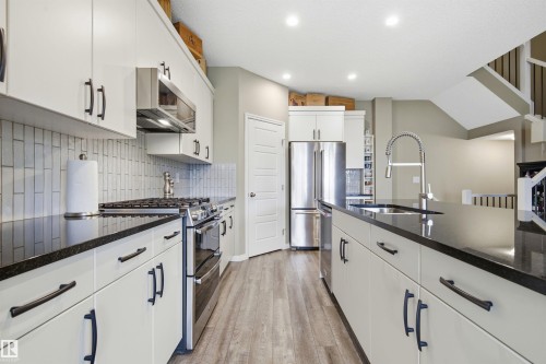 20127 19 Avenue Nw, Edmonton, AB - Indoor Photo Showing Kitchen With Stainless Steel Kitchen With Upgraded Kitchen