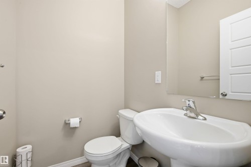 20127 19 Avenue Nw, Edmonton, AB - Indoor Photo Showing Bathroom