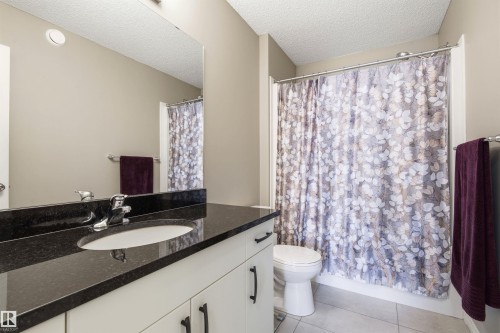 20127 19 Avenue Nw, Edmonton, AB - Indoor Photo Showing Bathroom