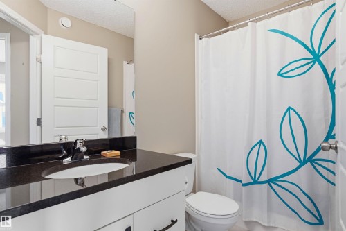 20127 19 Avenue Nw, Edmonton, AB - Indoor Photo Showing Bathroom