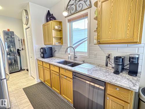#17 10 Blackburn Dr Sw, Edmonton, AB - Indoor Photo Showing Kitchen With Double Sink With Upgraded Kitchen