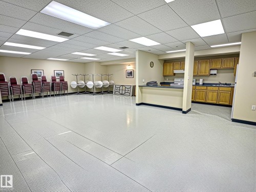 #17 10 Blackburn Dr Sw, Edmonton, AB - Indoor