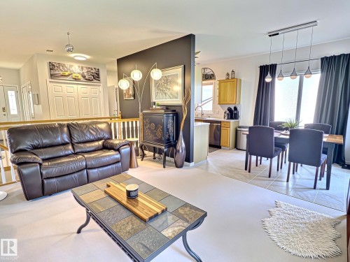 #17 10 Blackburn Dr Sw, Edmonton, AB - Indoor Photo Showing Living Room