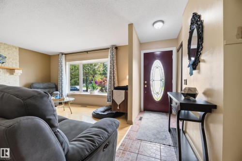 13204 47 Street Nw, Edmonton, AB - Indoor Photo Showing Other Room