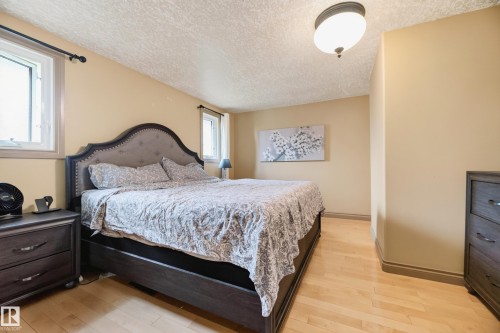 13204 47 Street Nw, Edmonton, AB - Indoor Photo Showing Bedroom