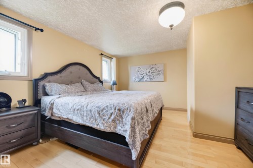 13204 47 Street Nw, Edmonton, AB - Indoor Photo Showing Bedroom