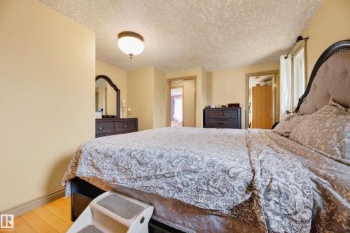 13204 47 Street Nw, Edmonton, AB - Indoor Photo Showing Bedroom