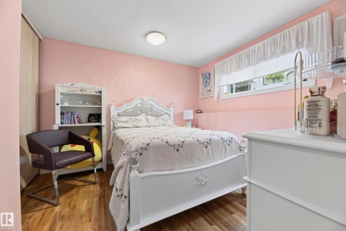13204 47 Street Nw, Edmonton, AB - Indoor Photo Showing Bedroom