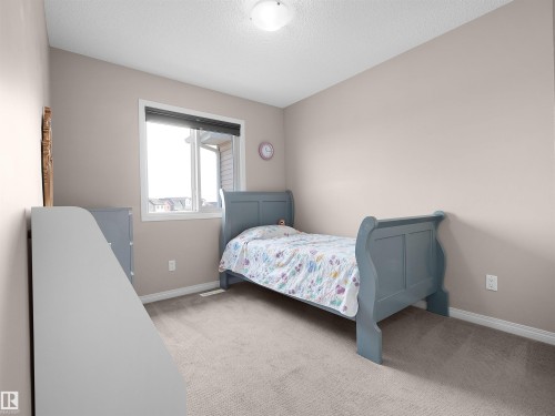 1318 Chappelle Boulevard Sw, Edmonton, AB - Indoor Photo Showing Bedroom