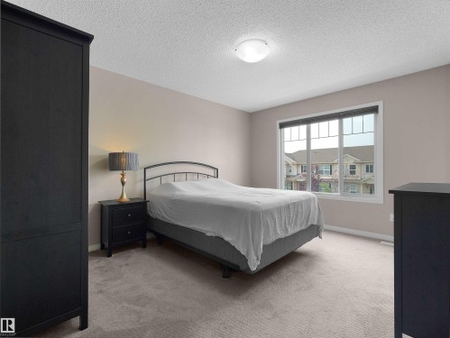 1318 Chappelle Boulevard Sw, Edmonton, AB - Indoor Photo Showing Bedroom