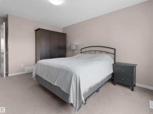 1318 Chappelle Boulevard Sw, Edmonton, AB - Indoor Photo Showing Bedroom