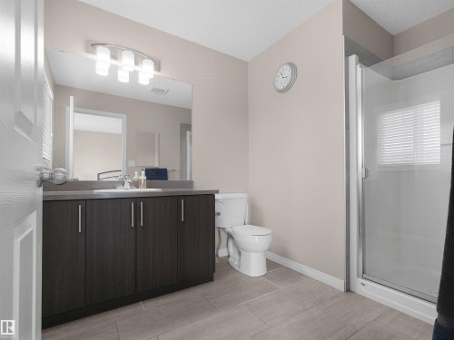 1318 Chappelle Boulevard Sw, Edmonton, AB - Indoor Photo Showing Bathroom