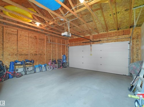 1318 Chappelle Boulevard Sw, Edmonton, AB - Indoor Photo Showing Garage
