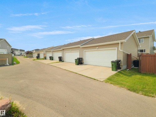 1318 Chappelle Boulevard Sw, Edmonton, AB - Outdoor