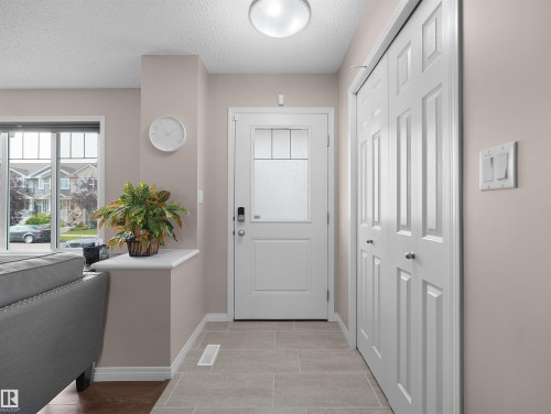 1318 Chappelle Boulevard Sw, Edmonton, AB - Indoor Photo Showing Other Room