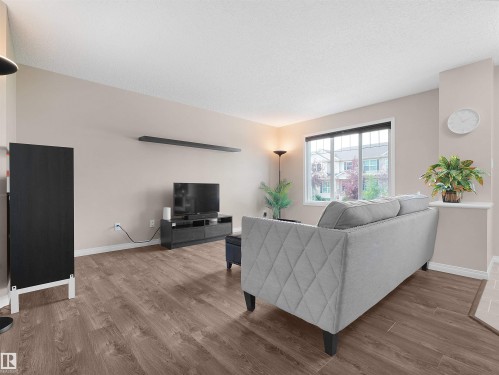 1318 Chappelle Boulevard Sw, Edmonton, AB - Indoor Photo Showing Living Room