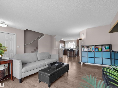 1318 Chappelle Boulevard Sw, Edmonton, AB - Indoor Photo Showing Living Room