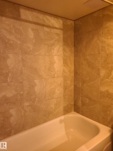6326 109A Street Nw, Edmonton, AB - Indoor Photo Showing Bathroom