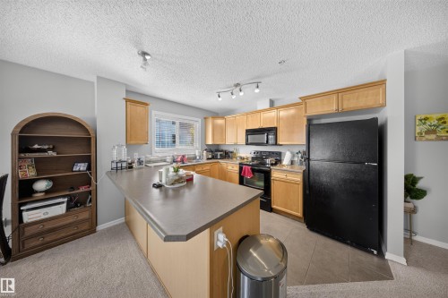 #215 4403 23 St Nw, Edmonton, AB - Indoor Photo Showing Kitchen