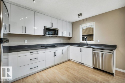 #33 2503 24 St Nw, Edmonton, AB - Indoor Photo Showing Kitchen