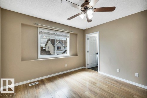 #33 2503 24 St Nw, Edmonton, AB - Indoor Photo Showing Other Room