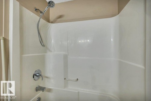 #33 2503 24 St Nw, Edmonton, AB - Indoor Photo Showing Bathroom