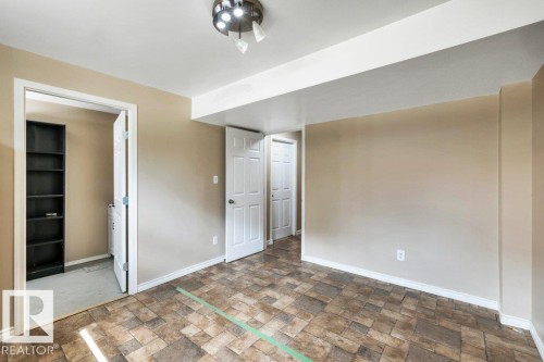 #33 2503 24 St Nw, Edmonton, AB - Indoor Photo Showing Other Room