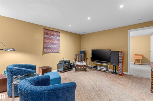 6811 101A Avenue Nw, Edmonton, AB - Indoor