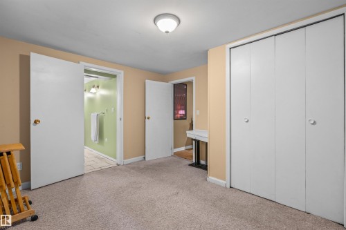 6811 101A Avenue Nw, Edmonton, AB - Indoor Photo Showing Other Room