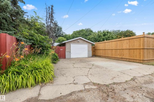 6811 101A Avenue Nw, Edmonton, AB - Outdoor
