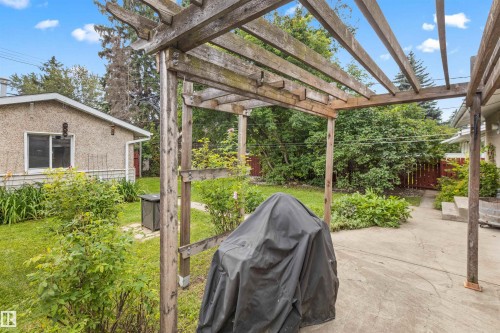 6811 101A Avenue Nw, Edmonton, AB - Outdoor