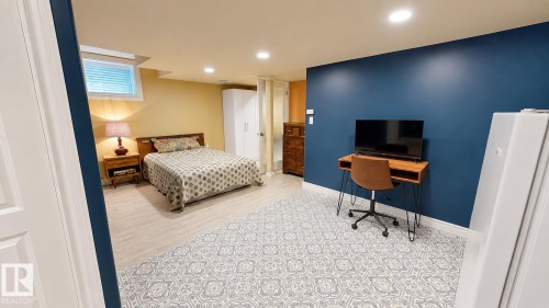 15104 42 Avenue Nw, Edmonton, AB - Indoor