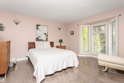 15104 42 Avenue Nw, Edmonton, AB - Indoor Photo Showing Bedroom