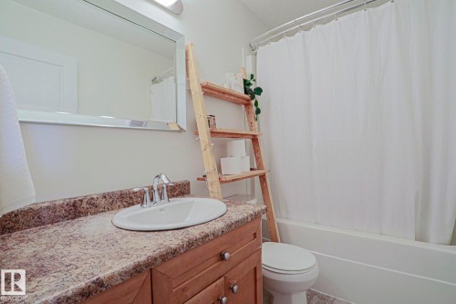 1 Leyland Way, Spruce Grove, AB - Indoor Photo Showing Bathroom