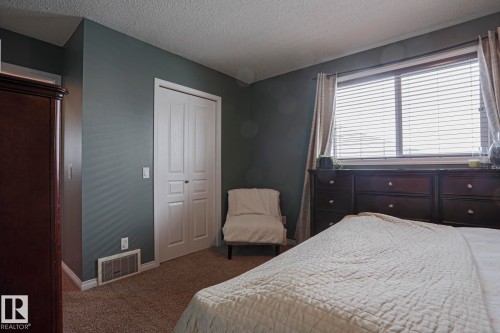 1 Leyland Way, Spruce Grove, AB - Indoor Photo Showing Bedroom