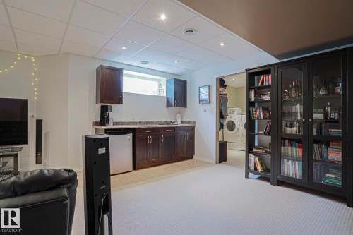 1 Leyland Way, Spruce Grove, AB - Indoor Photo Showing Other Room