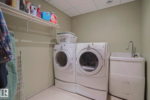 1 Leyland Way, Spruce Grove, AB - Indoor Photo Showing Laundry Room