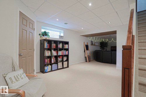 1 Leyland Way, Spruce Grove, AB - Indoor Photo Showing Other Room