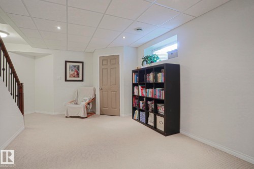 1 Leyland Way, Spruce Grove, AB - Indoor Photo Showing Other Room