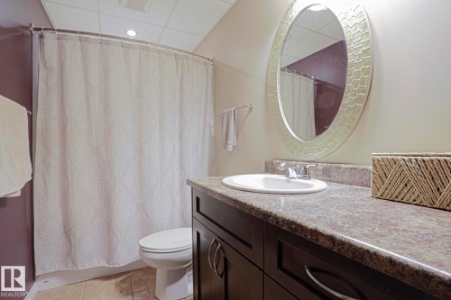 1 Leyland Way, Spruce Grove, AB - Indoor Photo Showing Bathroom